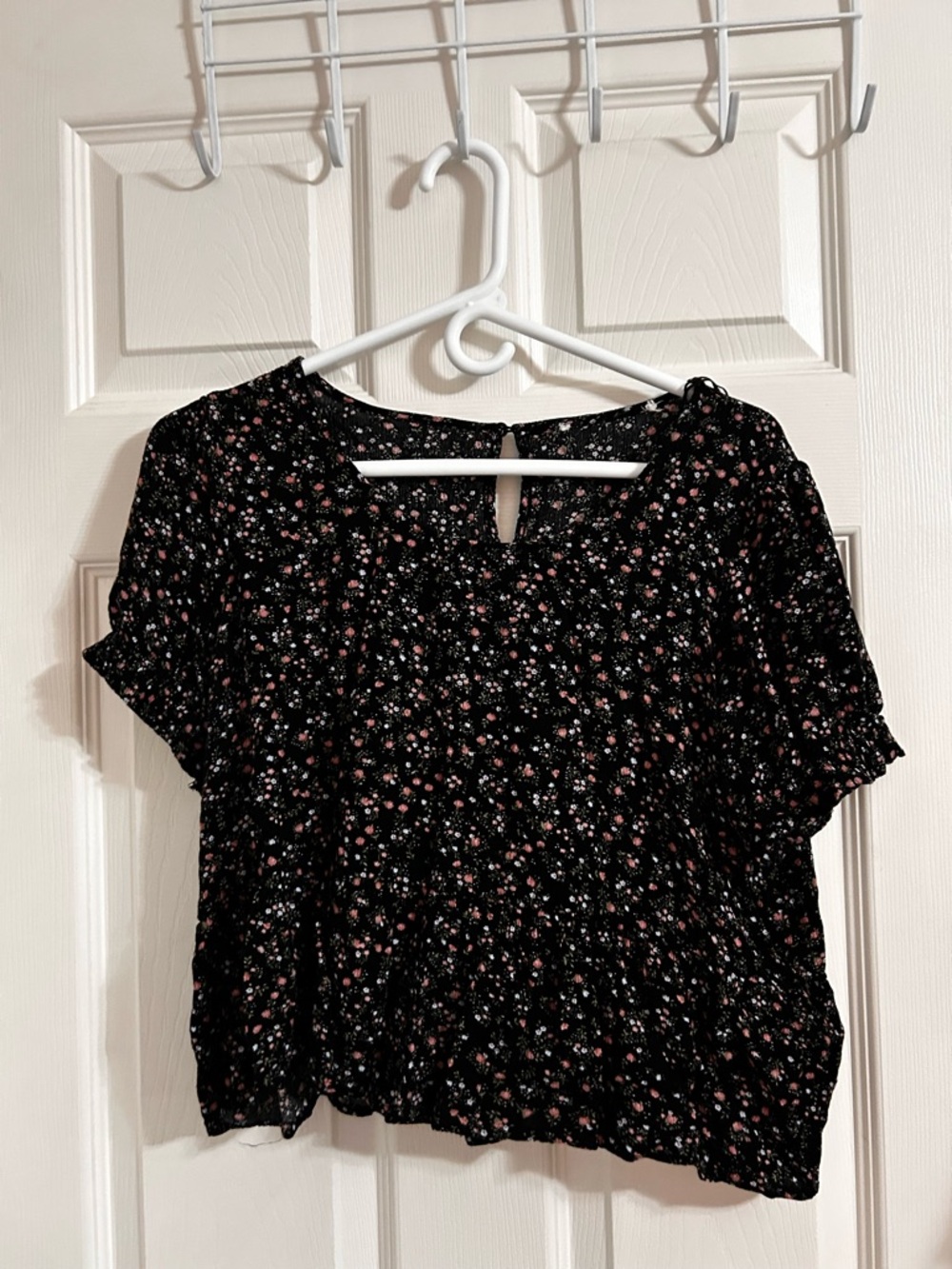 Black Floral Short Sleeve Women's Top - Pink & White Print